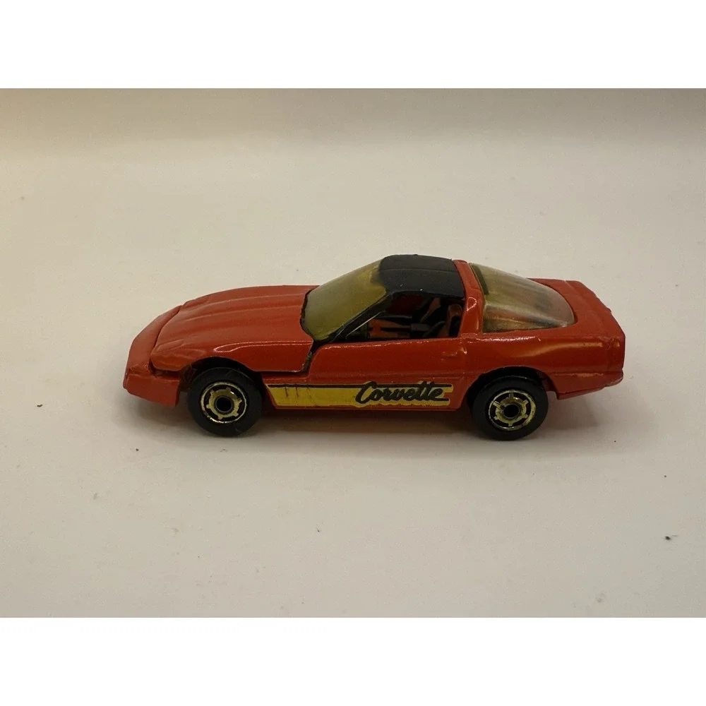 Hot Wheels 1984 Corvette Red Diecast Car w/ VETTE Display Case Malaysia